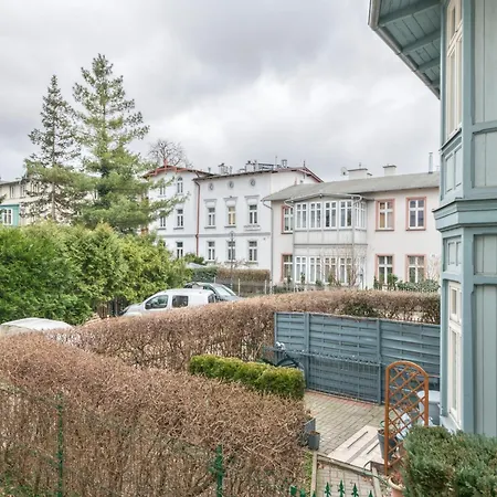 Apartment Dr - Harbor